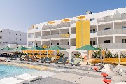 ryanslolas_03_pool area_0028.jpg